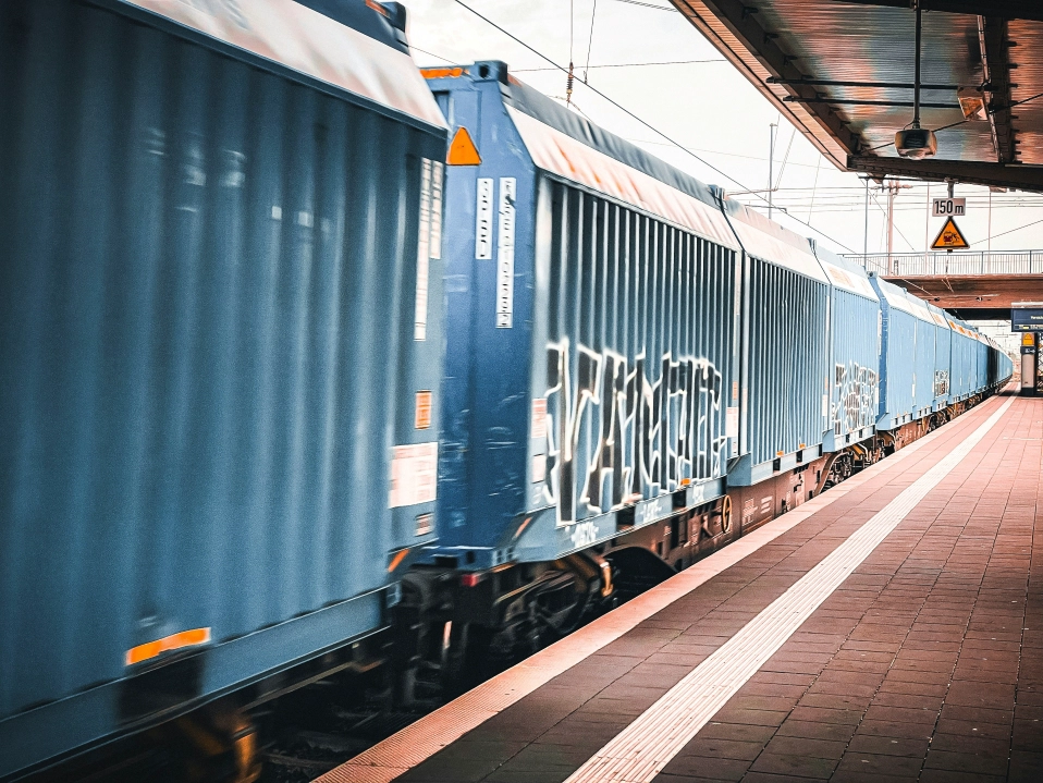 Navigating the Smartphone Wholesale Supply Chain: Challenges and Solutions Navigating the Smartphone Wholesale Supply Chain: Challenges and Solutions