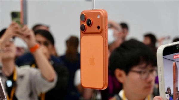 Apple Reclaims the Top Position in China’s Smartphone Market
