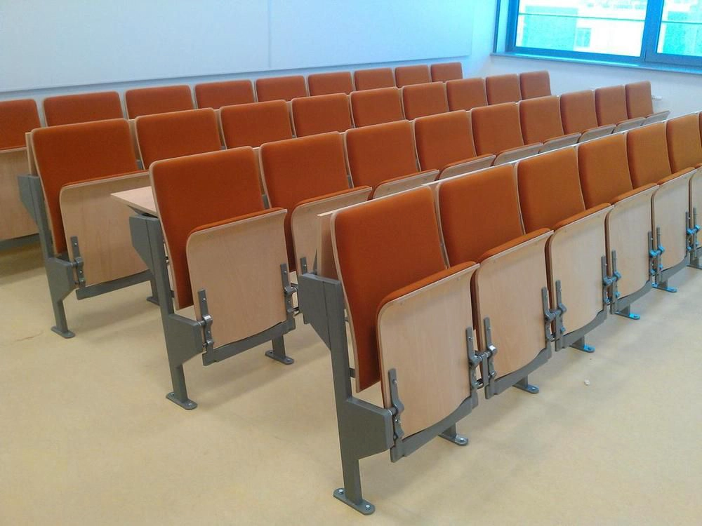 Smart Connectivity: When Training Chairs Become Data Entry Points in the Learning Ecosystem Smart Connectivity: When Training Chairs Become Data Entry Points in the Learning Ecosystem