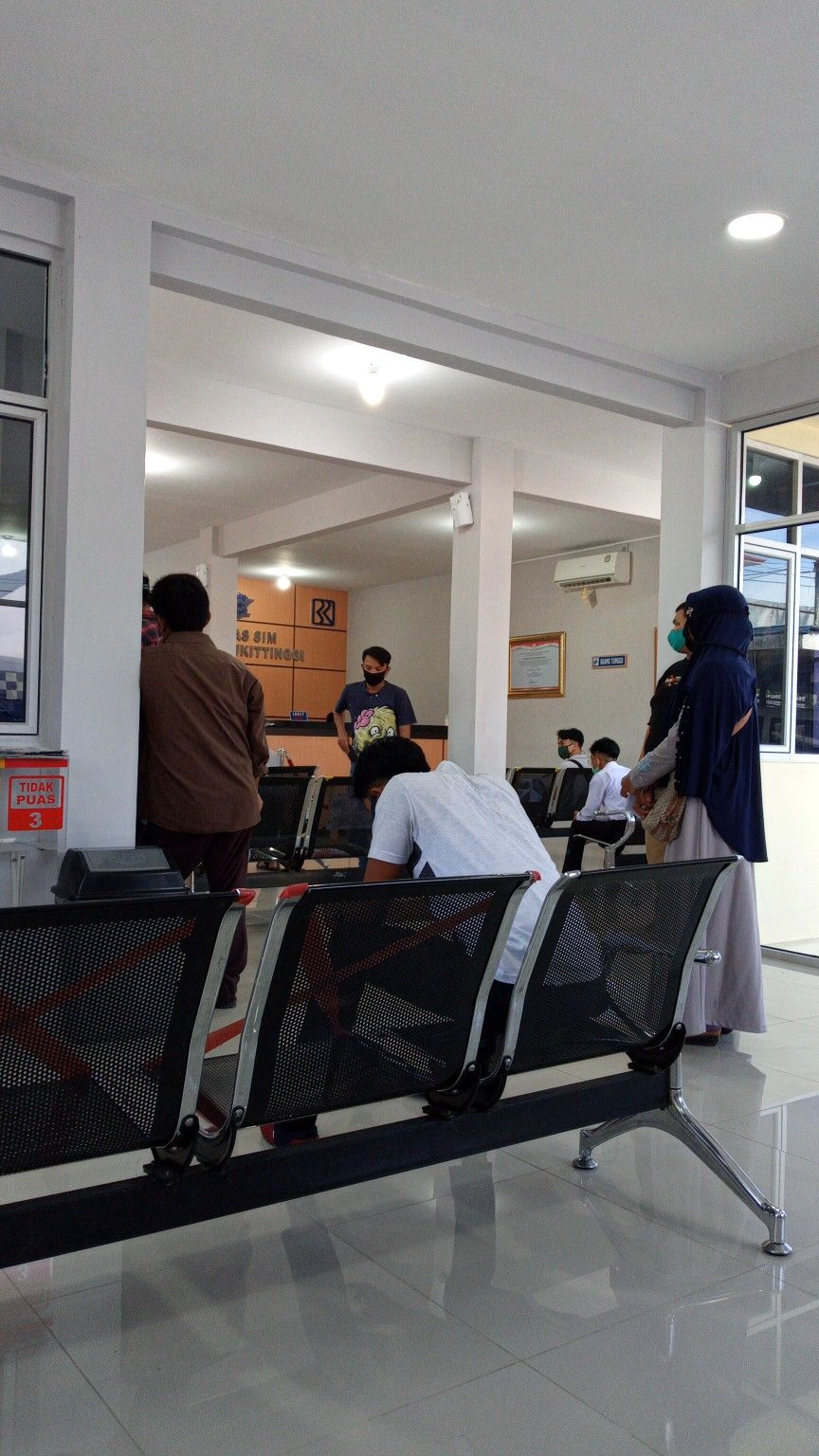 Aging Population Drives 25% Annual Growth in Age-Friendly Waiting Chair Sales in Japan