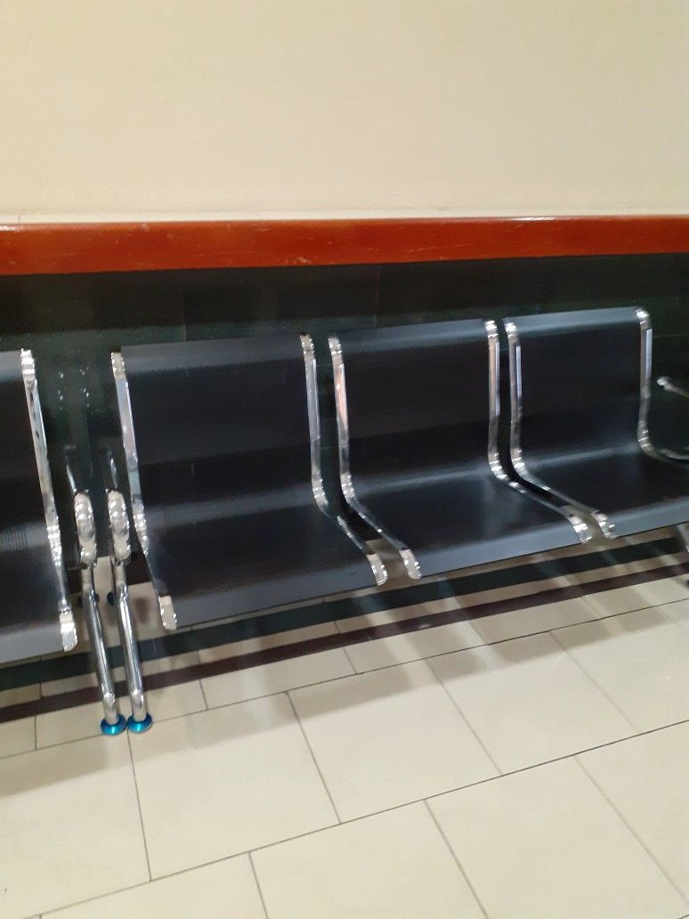 The Rise of Smart Waiting Chairs in Modern Airports