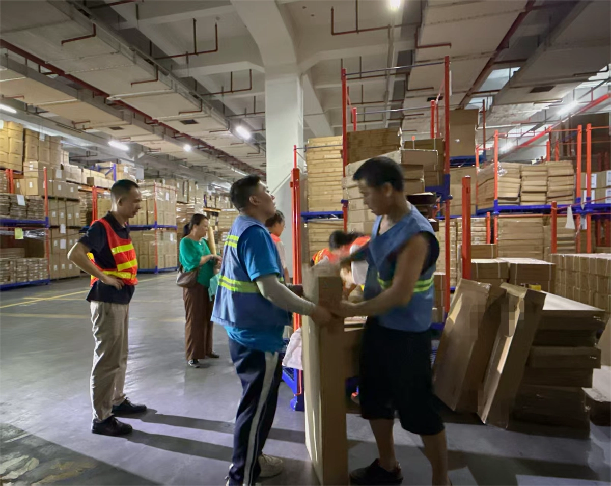 Máquinas de soldar de segunda mano detenidas en Dubai, DL las entrega a la fábrica en 3 días