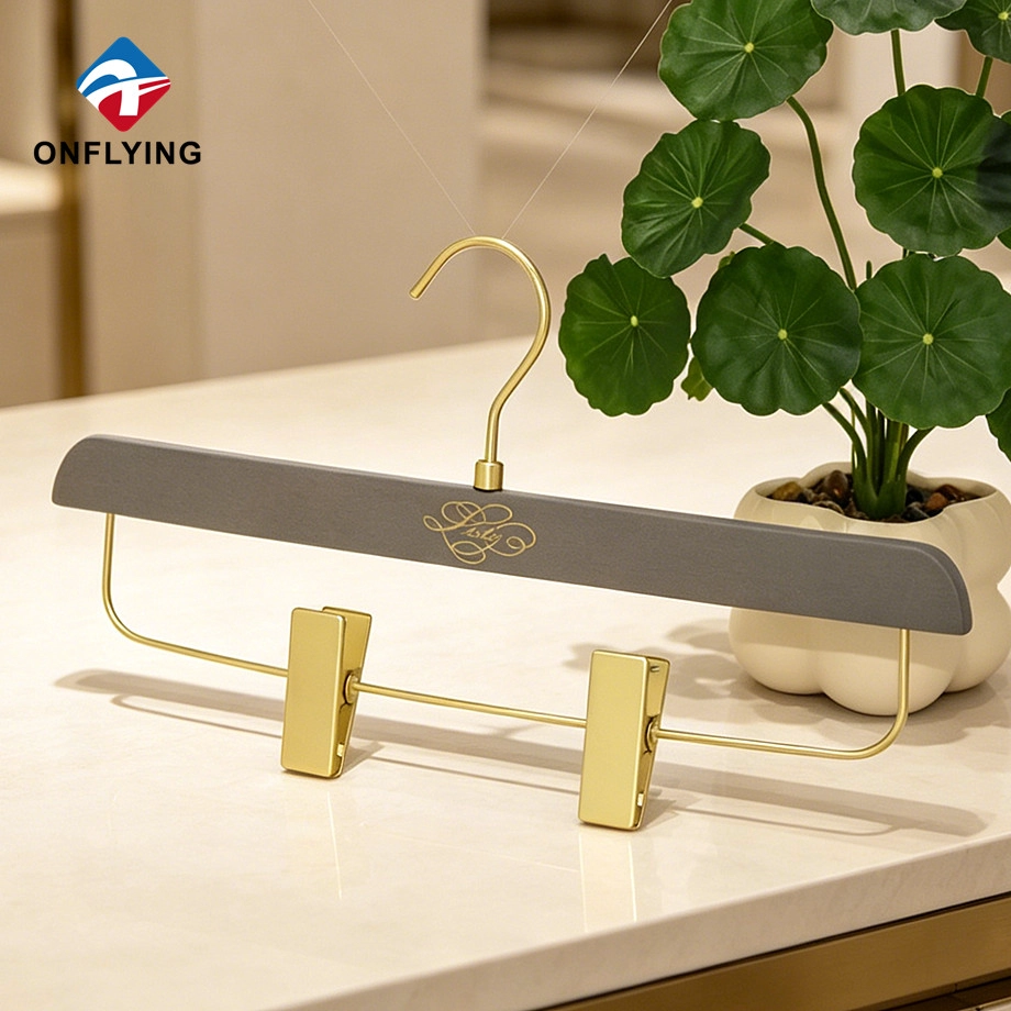 High-end Clothes Boutique Multiple Sizes Custom Wooden Pants Hanger Set with Clips Factory China