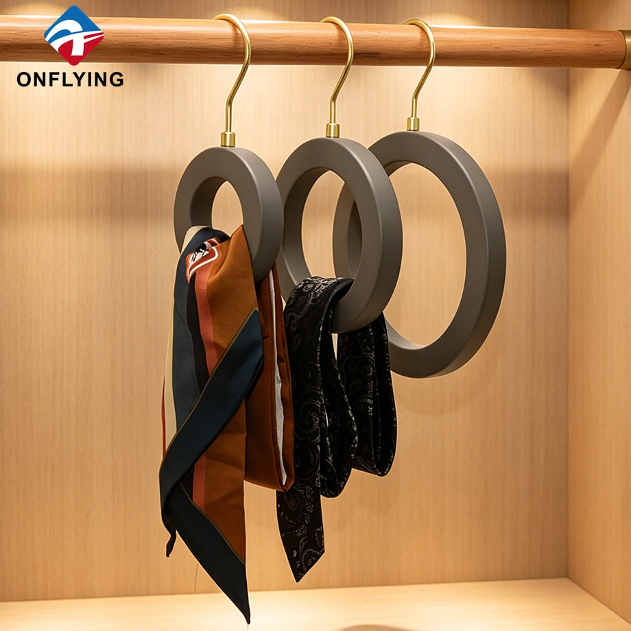 Chine Boutique exquise de qualité supérieure, différentes tailles, ensemble de cintres pour costume gris personnalisé, fournisseur de Chine fabricant