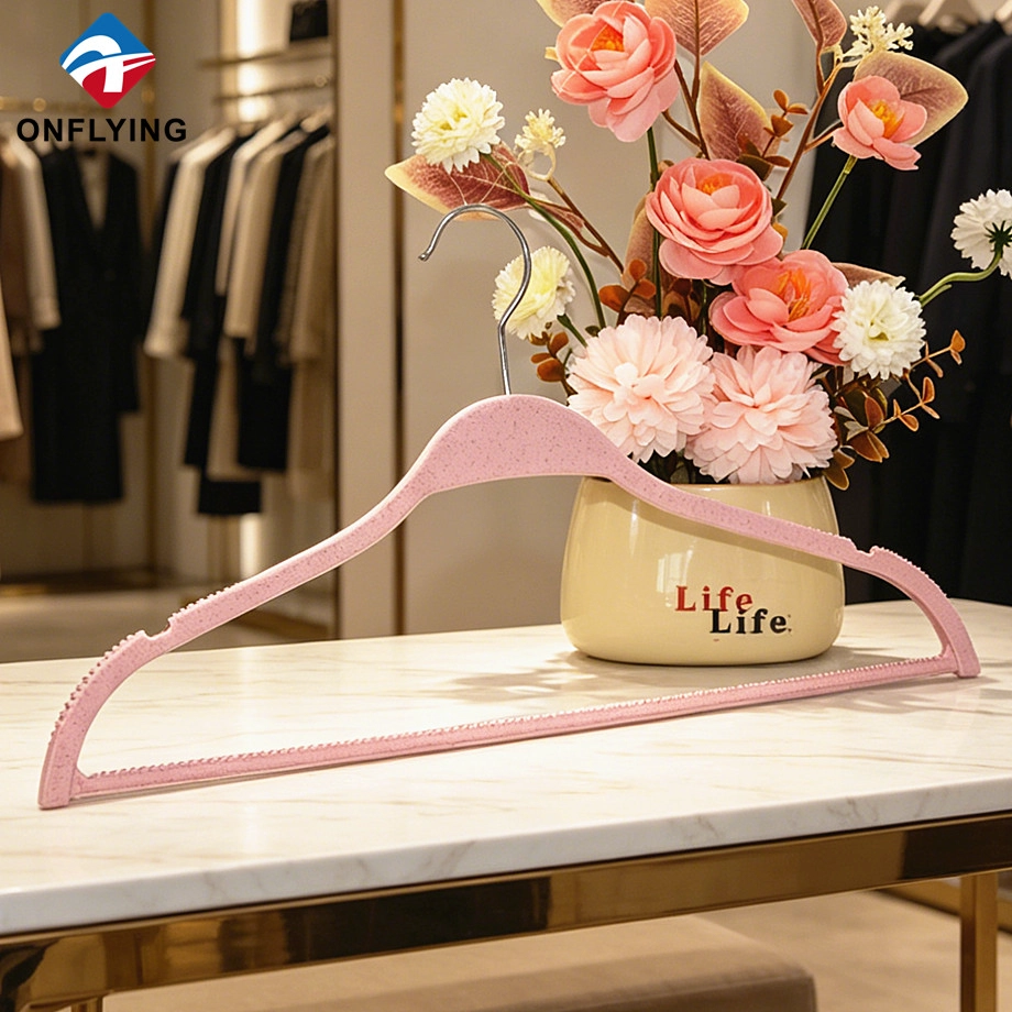 China Plastic Clothes Hanger Set