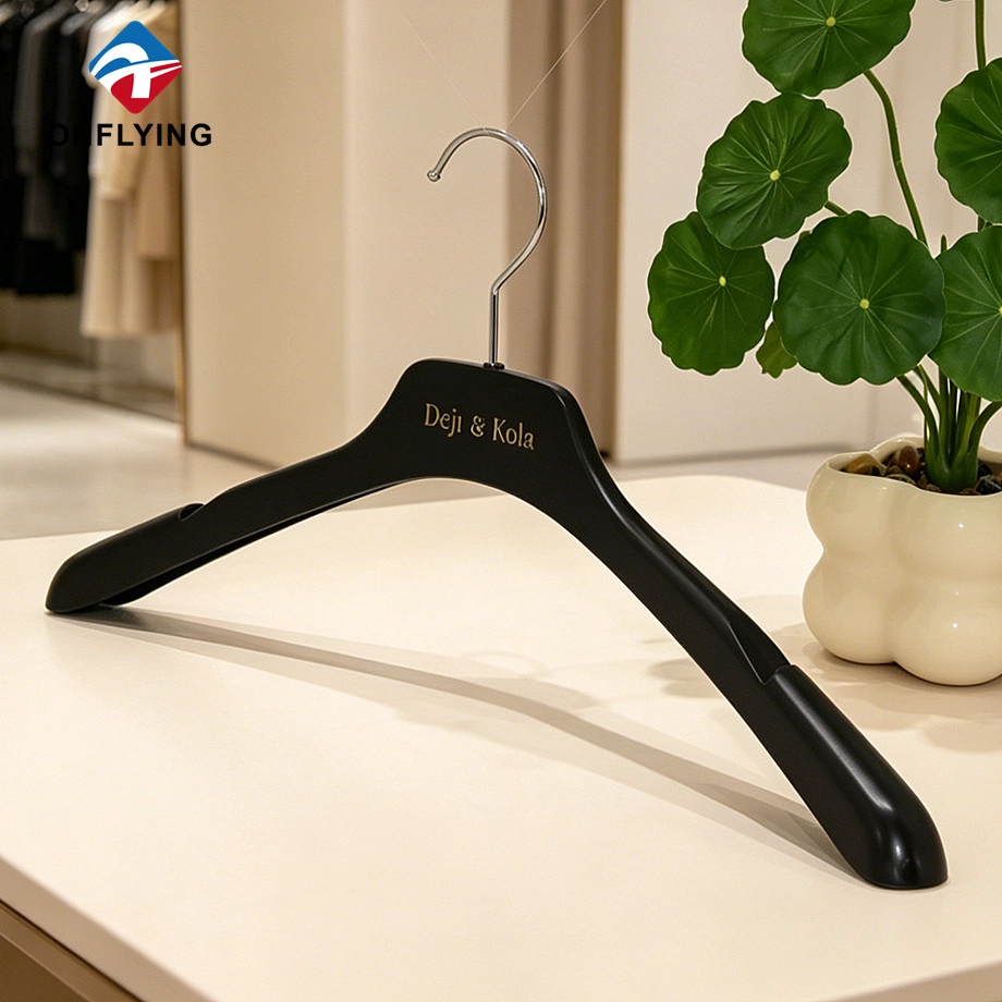 Plastic Dress Hanger manufacturer