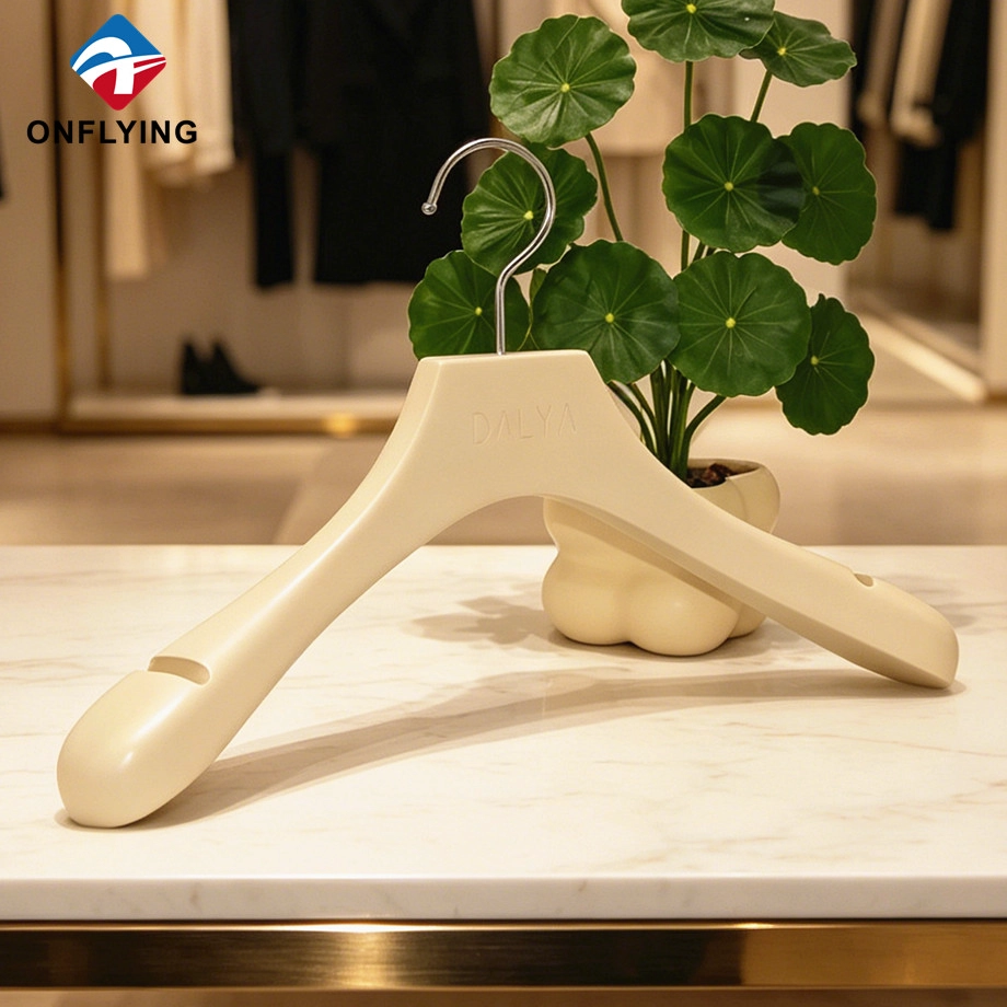 Elegant Sturdy Luxury Popular Bridal Store ชุดกันลื่นกระโปรงไม้แขวนเสื้อชุดโรงงานจีน