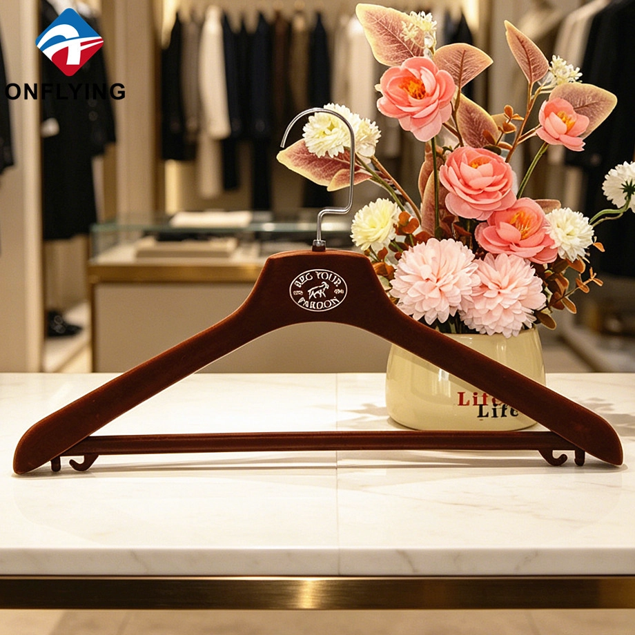 Best selling Velvet Flocked Hanger manufacturer