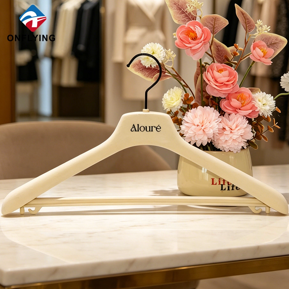 Premium Sturdy Flocked Clothing Store Creamy Velvet Clothes Hanger with bar Supplier China
