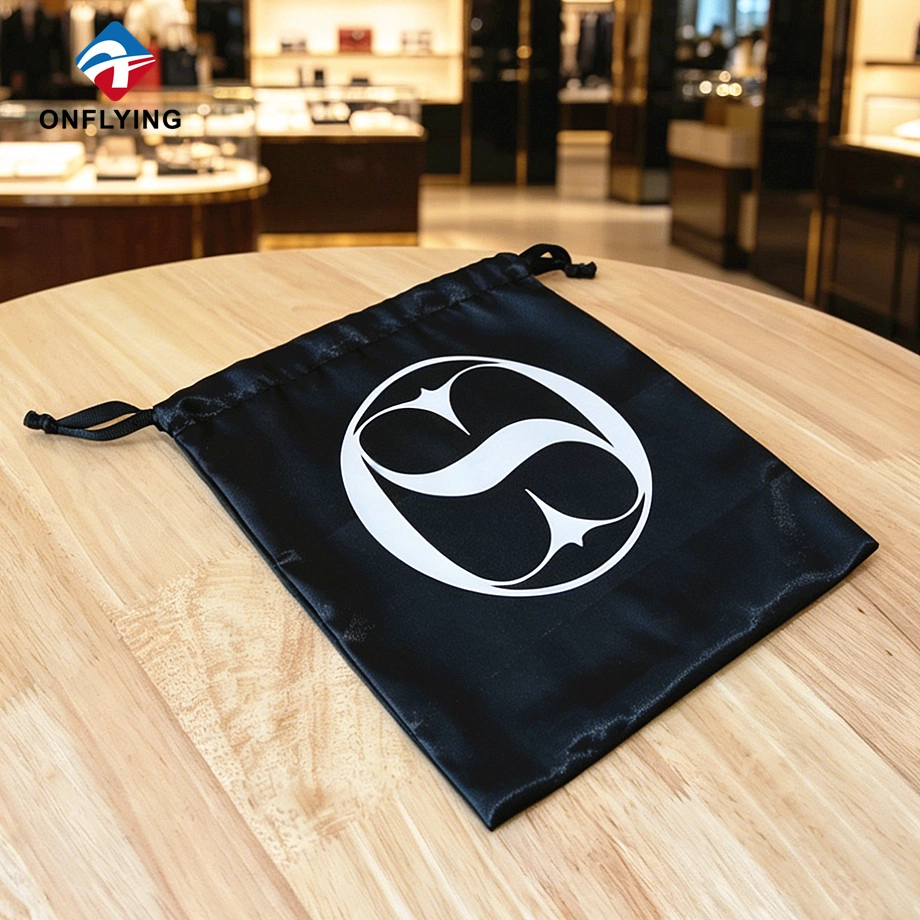 Sac en satin à cordon anti-poussière personnalisé, pratique et polyvalent, au toucher doux, avec logo Fournisseur Chine