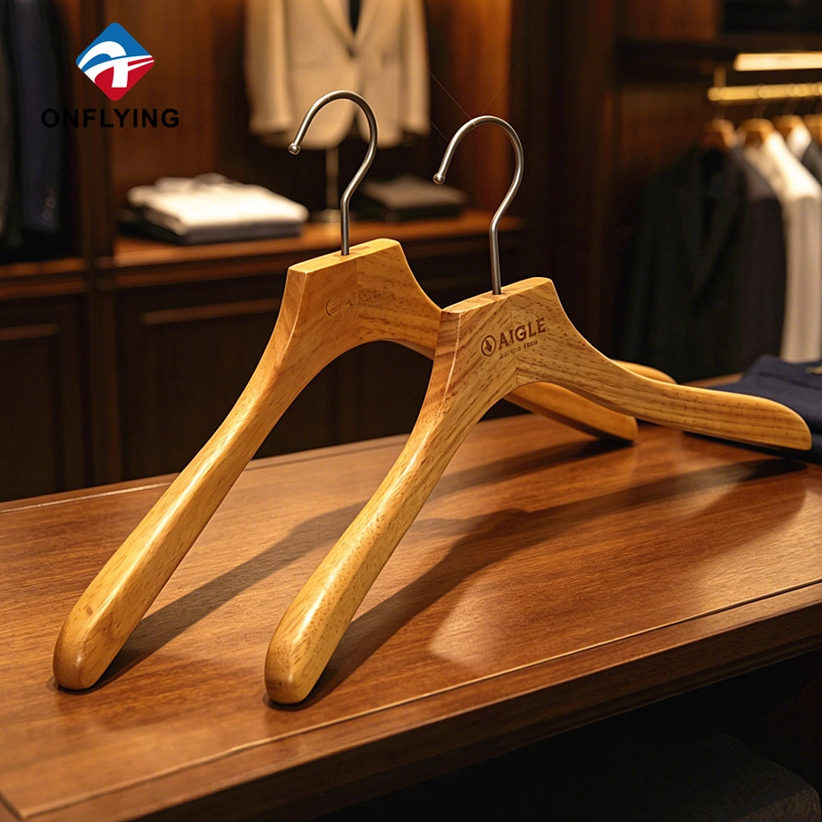 China Beech Wood Clothing Hanger