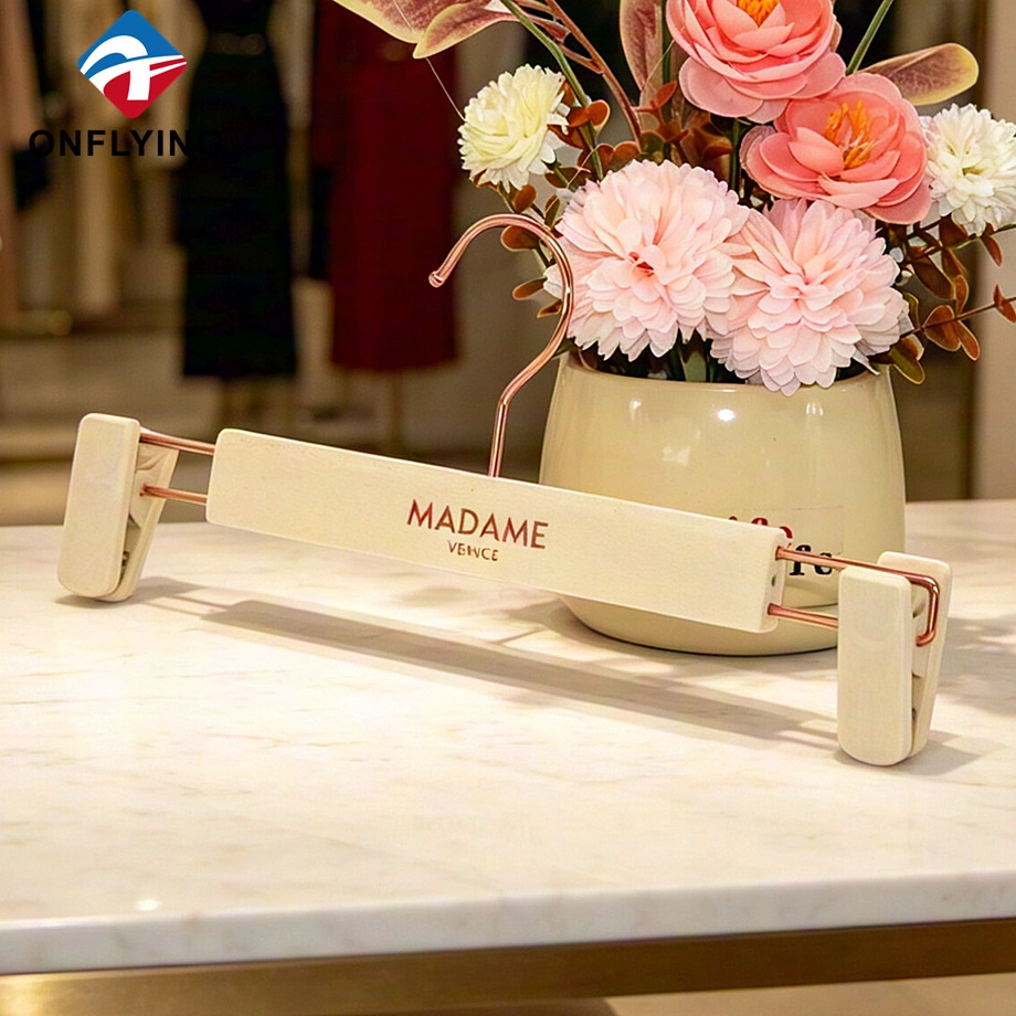 ประเทศจีน Luxury Factory Sale Custom logo square Hook Grey Velvet Pants Hanger with Clips Factory China - COPY - dc9b6w ผู้ผลิต