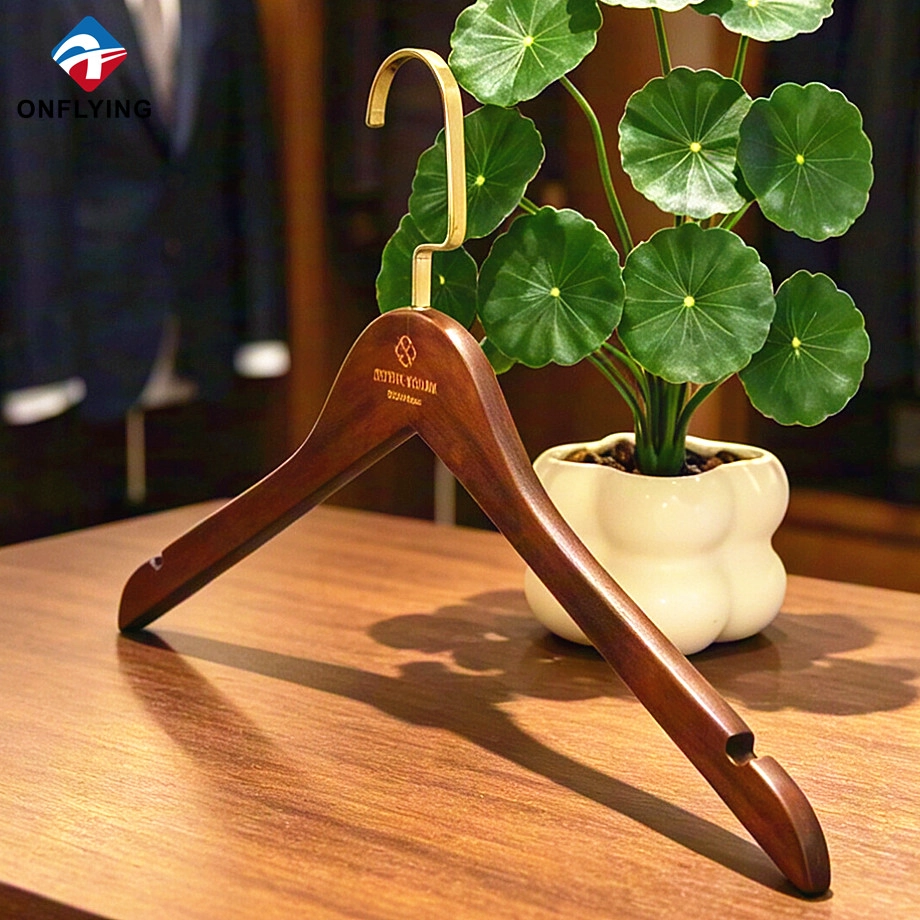 China Wooden Shirt Hanger