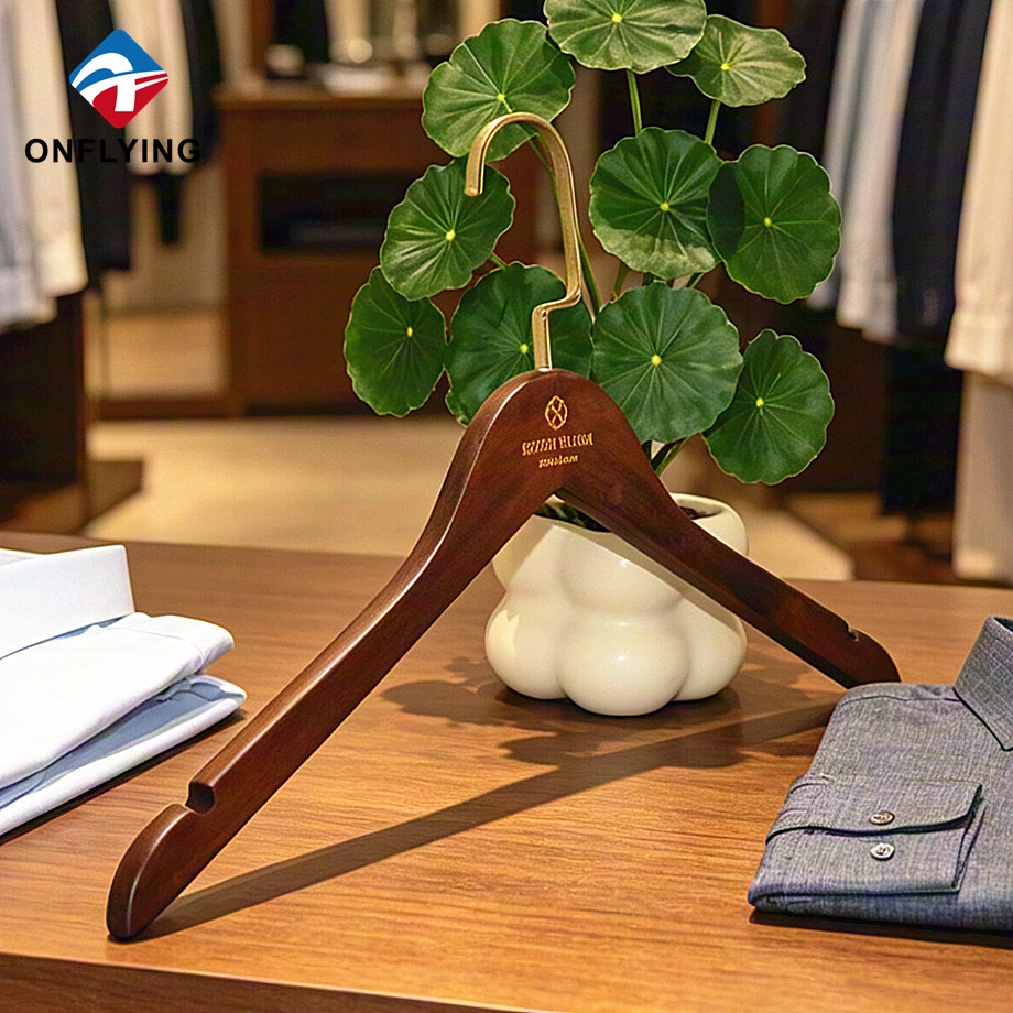 China Wooden Shirt Hanger
