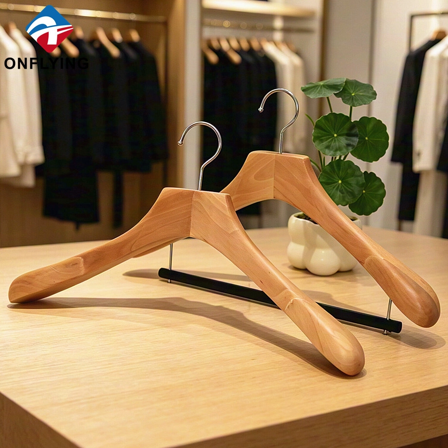 China Natural Wood Clothes Hanger Set
