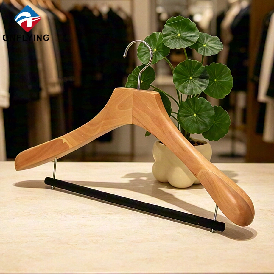 China Natural Wood Clothes Hanger Set