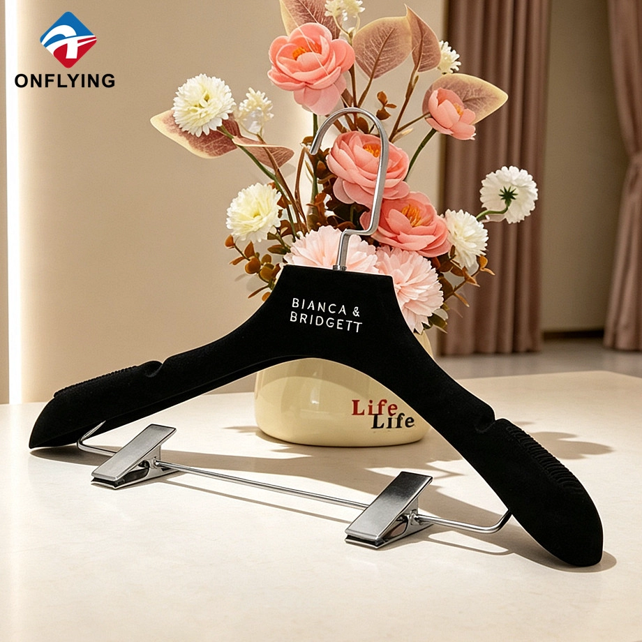 Luxury Custom logo Anti-slip Lady Velvet Flocked Skirt Hanger with Detachable Clips Supplier China