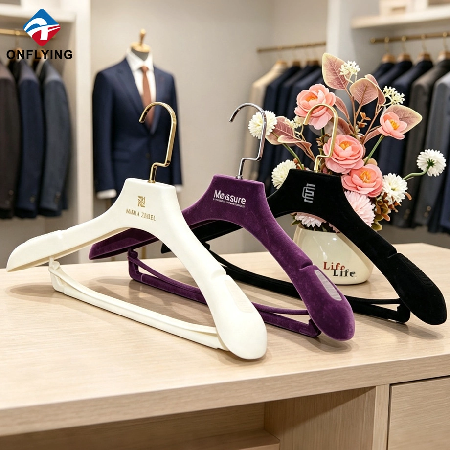 High-quality Eco-friendly Clothing Boutique Custom Velvet Men's Suit Hanger Manufacturer China