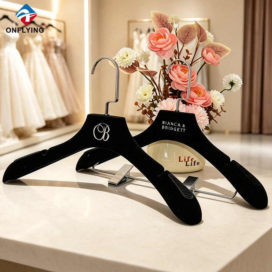 China Durable Top Grade Fashionable Dresses Black Flocked Velvet Luxury Boutique Hangers Supplier China manufacturer
