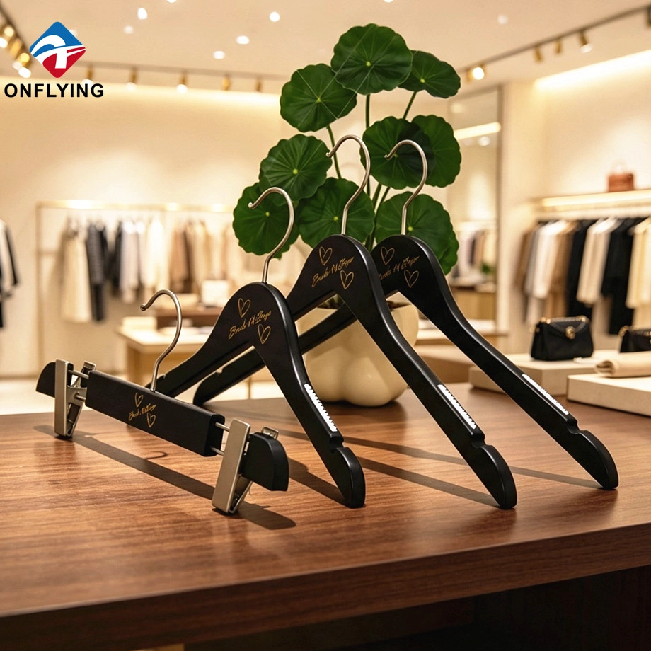 Elegante Premium-Haushalts-Anpassbare, bedruckte, flache, hölzerne Kleiderbügelfabrik China