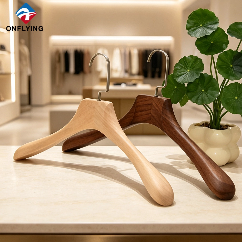  Juego de perchas de madera resistente de China