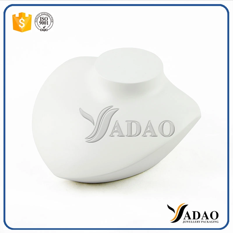 White pu leather jewelry necklace display stand bust made in China