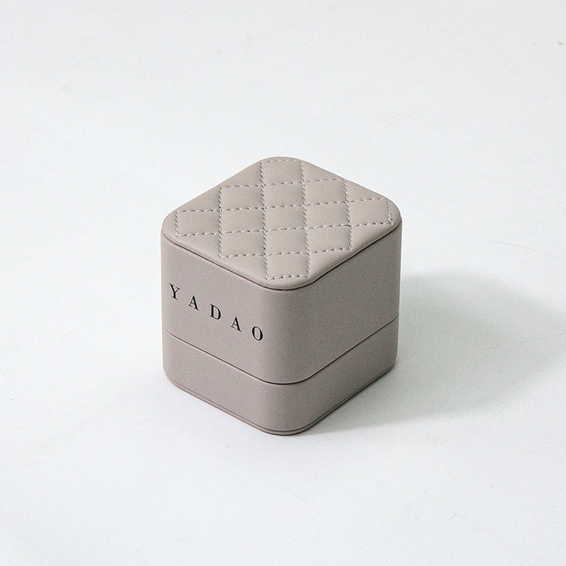 New arrival color 2023 fashion trend jewelry market European packaging diamond box - COPY - 15c8bs