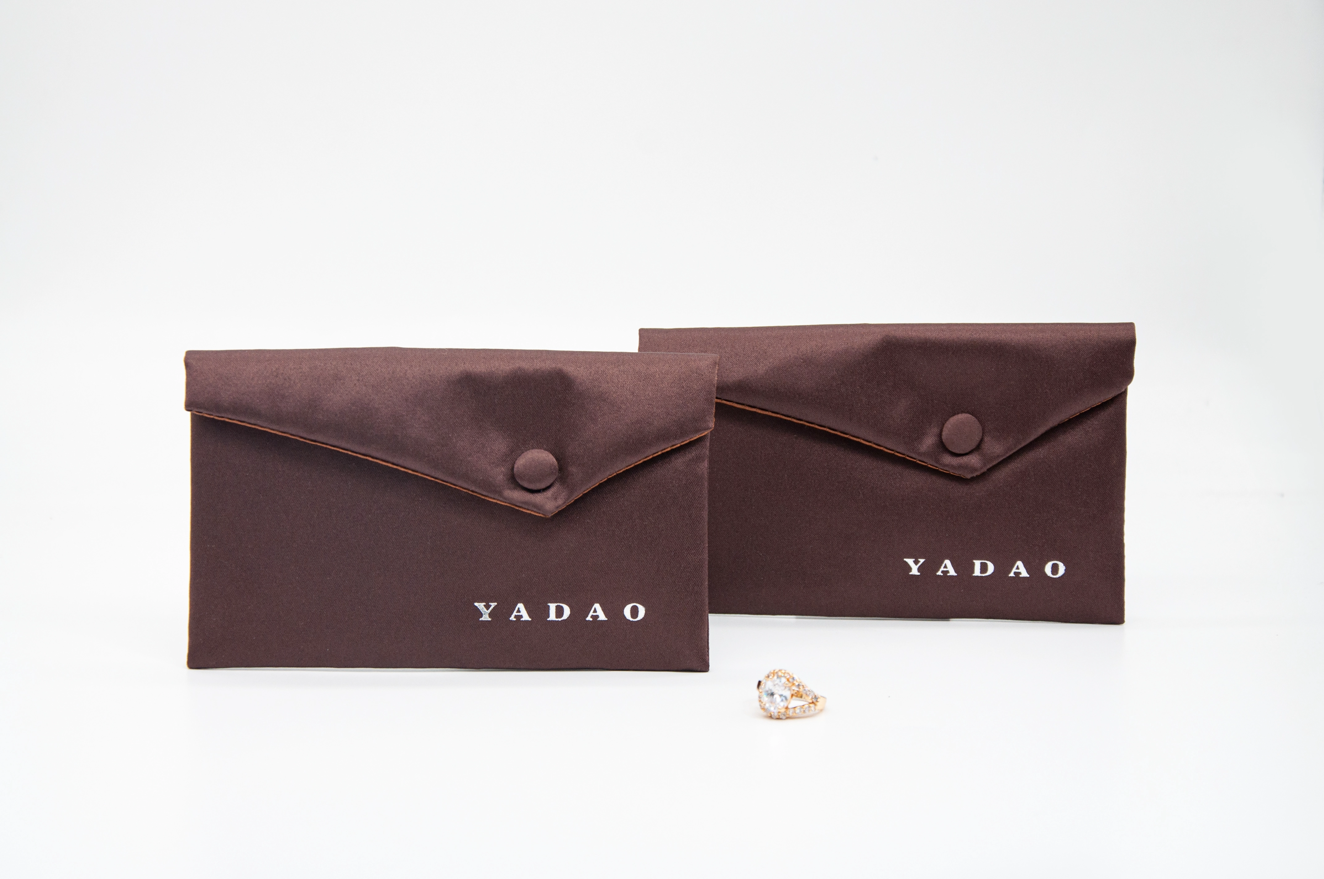 Tsina FANAI factory envelope satin velvet pouch functional pouch hikaw nakasandal bracelet packaging bag Manufacturer