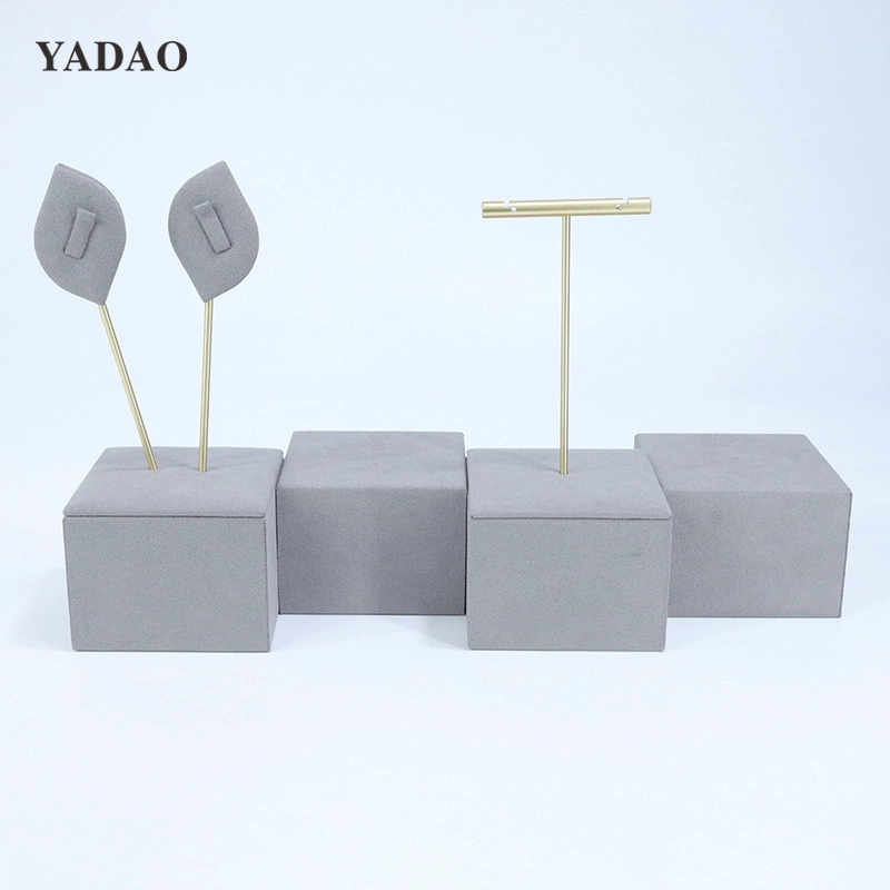 Bộ trưng bày trang sức sợi nhỏ màu xám cao cấp đầy đủ cho phòng trưng bày cửa hàng mới về đồ trang sức khác nhau