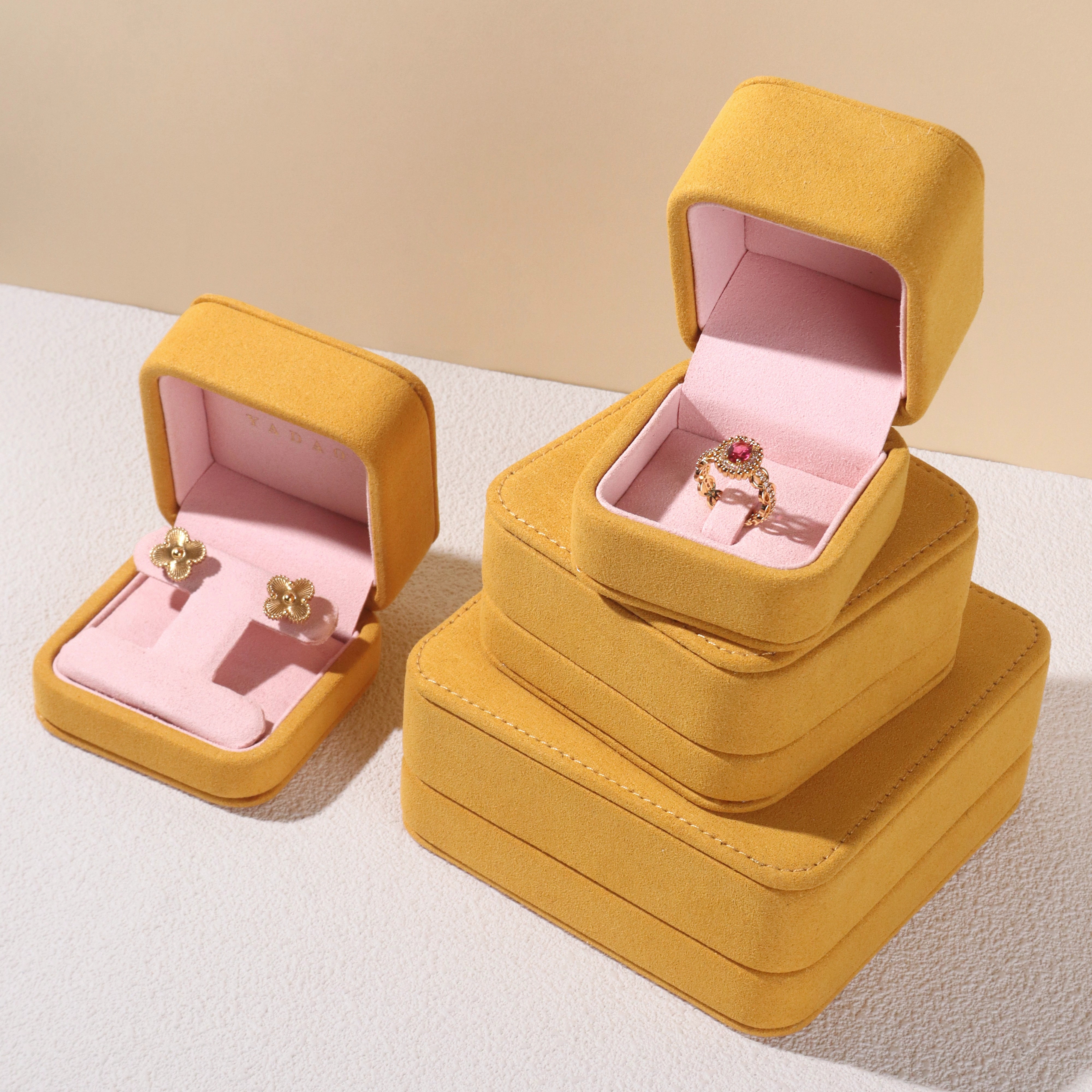 Hochwertiger Schmuck-Organizer aus bernsteinfarbenem Samt, ideale Geschenk-Ringbox