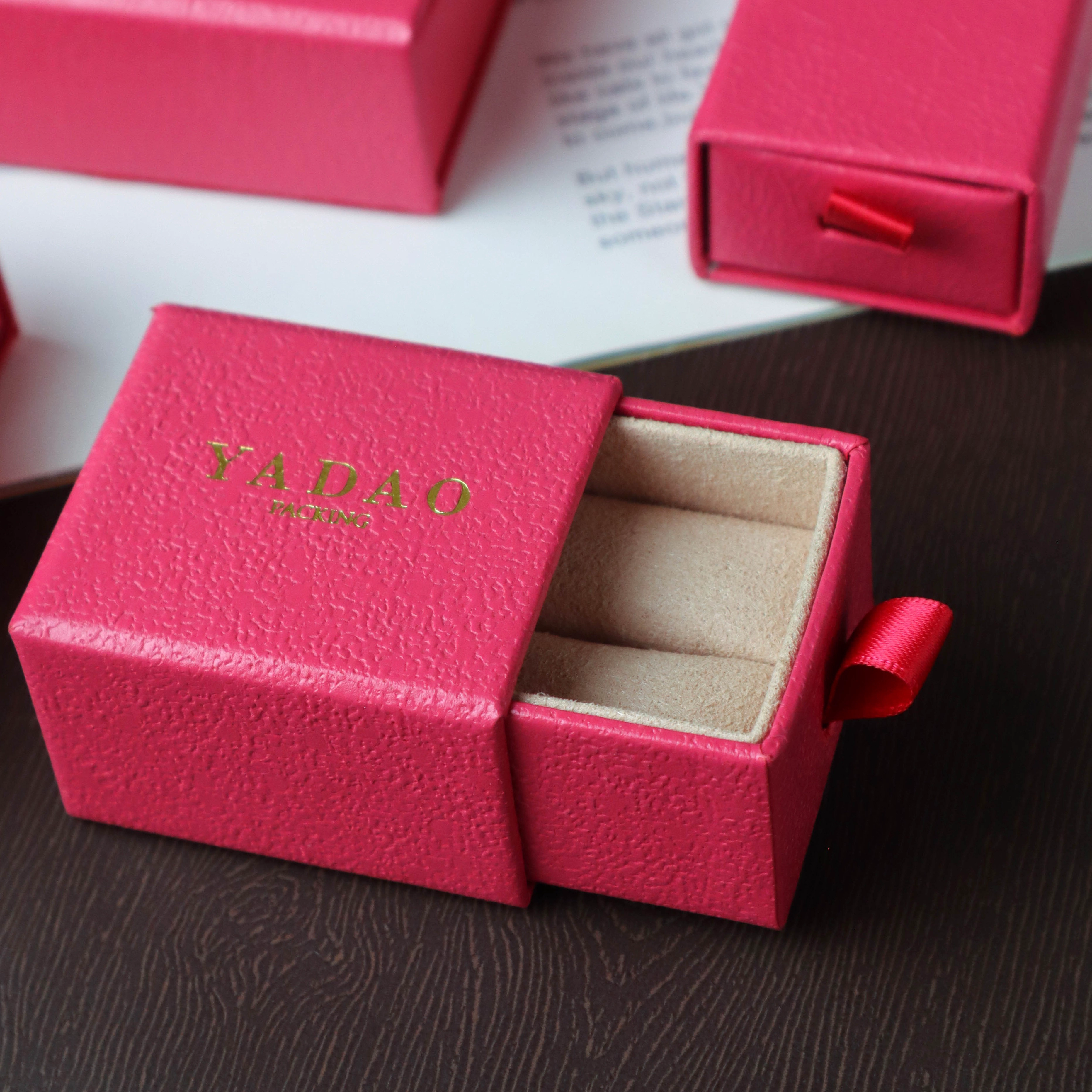 Pink Paper High End Perhiasan Kotak Hadiah Ideal Set Kotak Hadiah Ideal