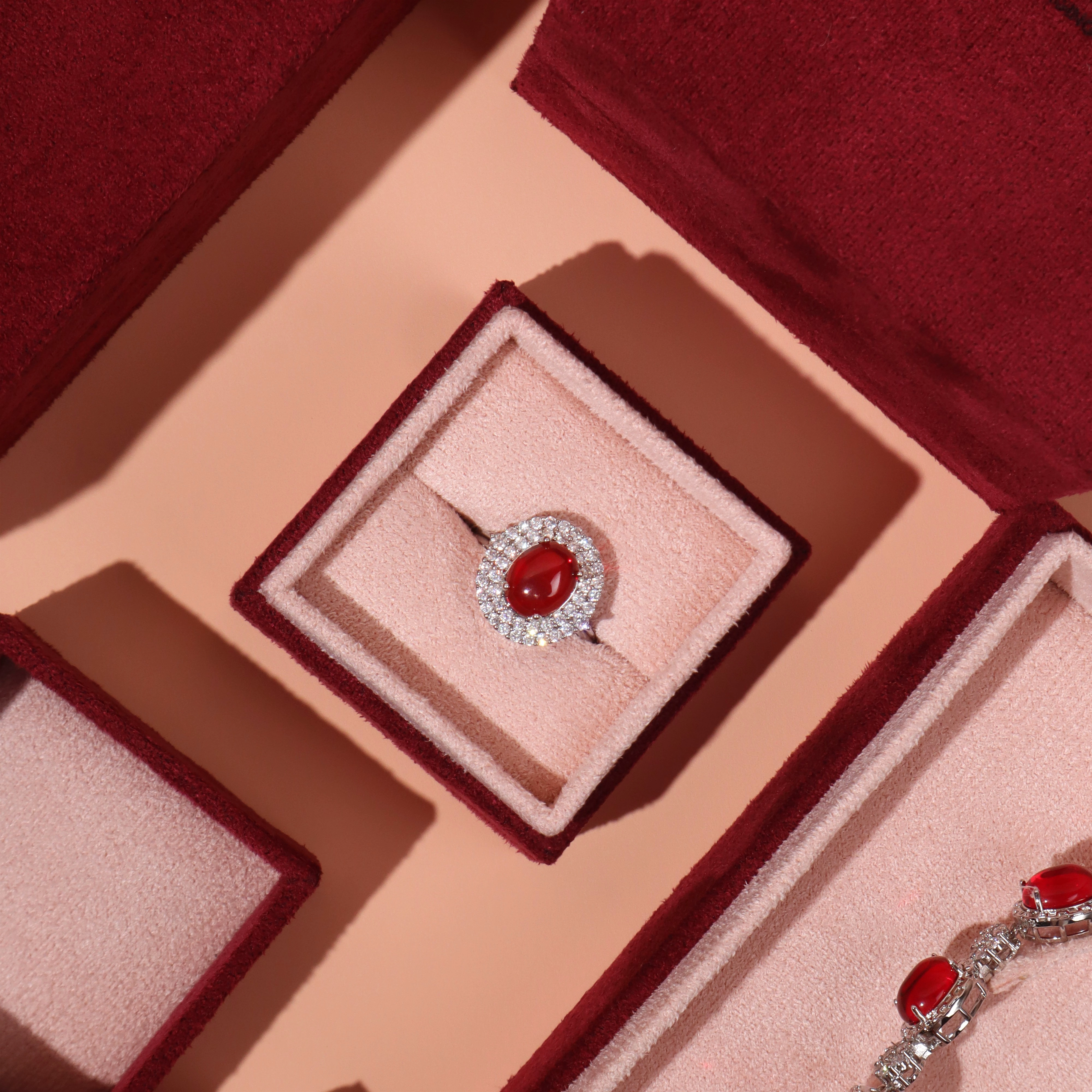 Προσαρμοσμένο Ultra Fine Velvet Fabric Box High End Σχέδιο συσκευασίας κοσμημάτων