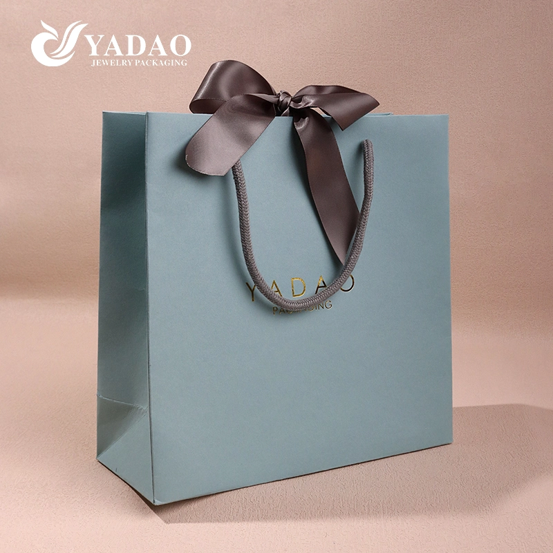 Sacs cadeaux en papier sur mesure, marques de bijoux de parfum de luxe, boîte de montre, sac à poignée d'emballage