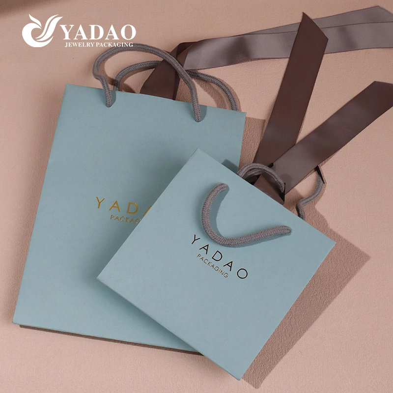 Sacs cadeaux en papier sur mesure, marques de bijoux de parfum de luxe, boîte de montre, sac à poignée d'emballage