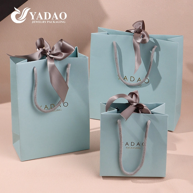 Sacs cadeaux en papier sur mesure, marques de bijoux de parfum de luxe, boîte de montre, sac à poignée d'emballage