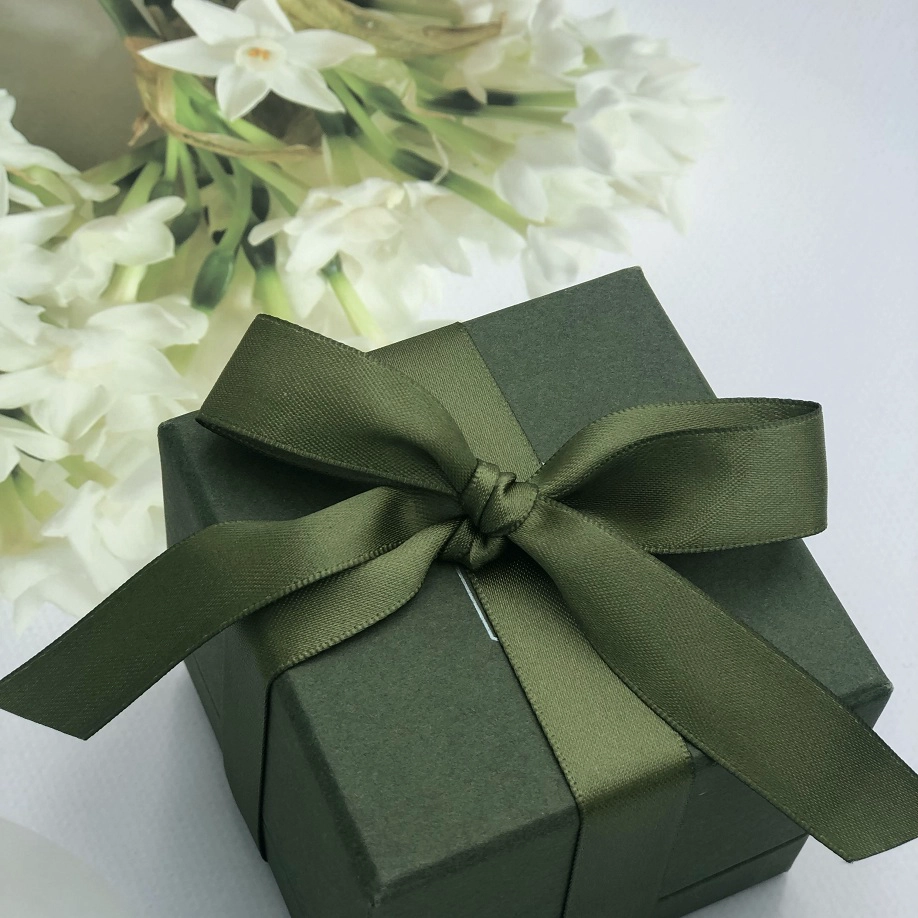 Yadao silk ribbon without texture in green color