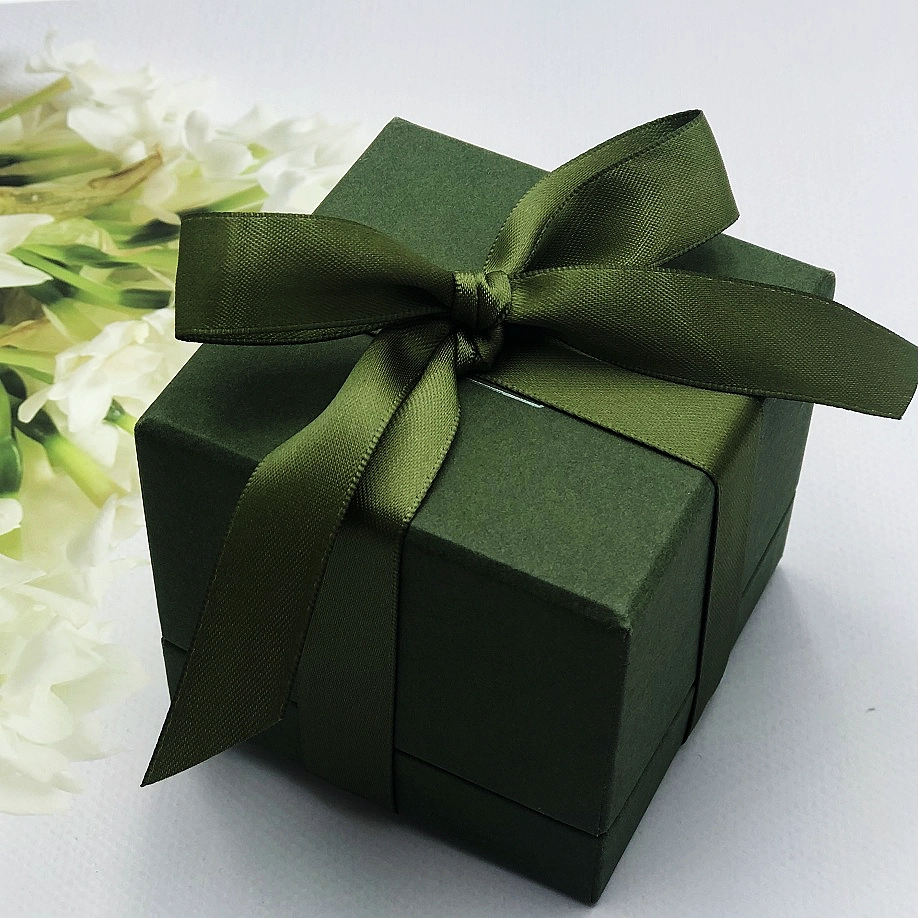 Yadao silk ribbon without texture in green color