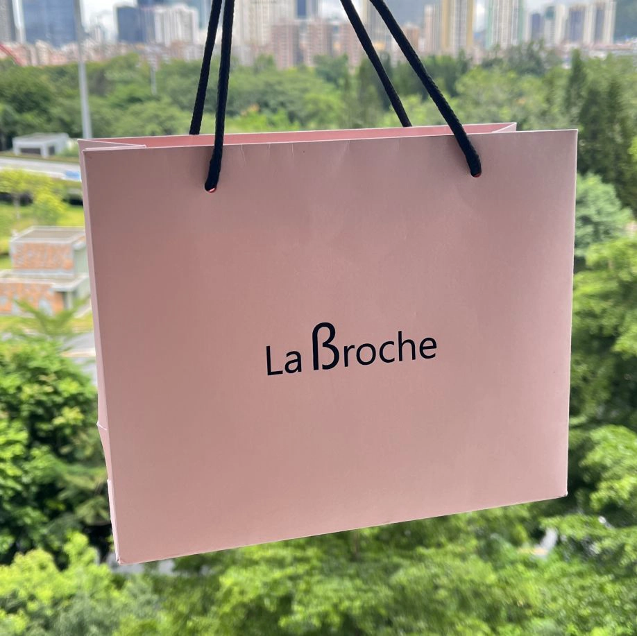 China Saco de papel para aumentar os lábios com alça de algodão preto fabricante