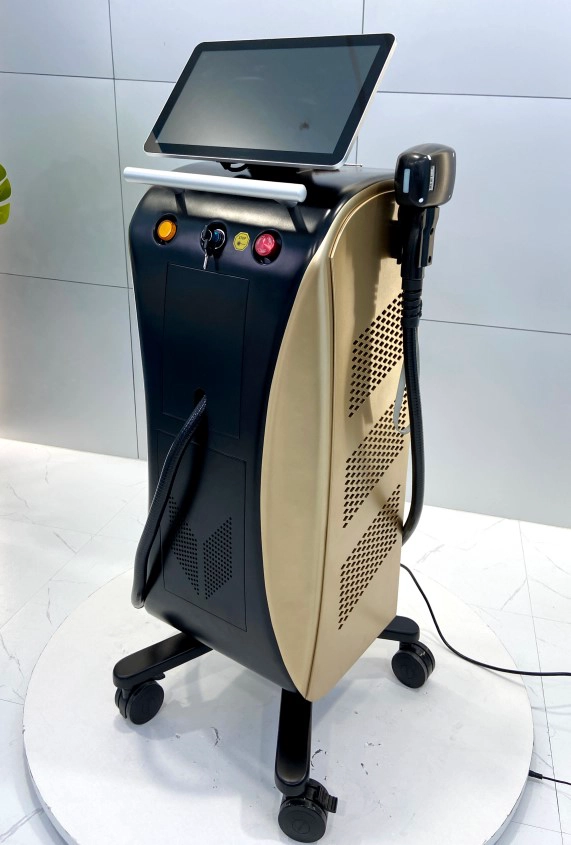 Cina 755Nm 808nm 1064nm epilazione laser a diodo laser a tripla lunghezza d'onda per la depilazione produttore