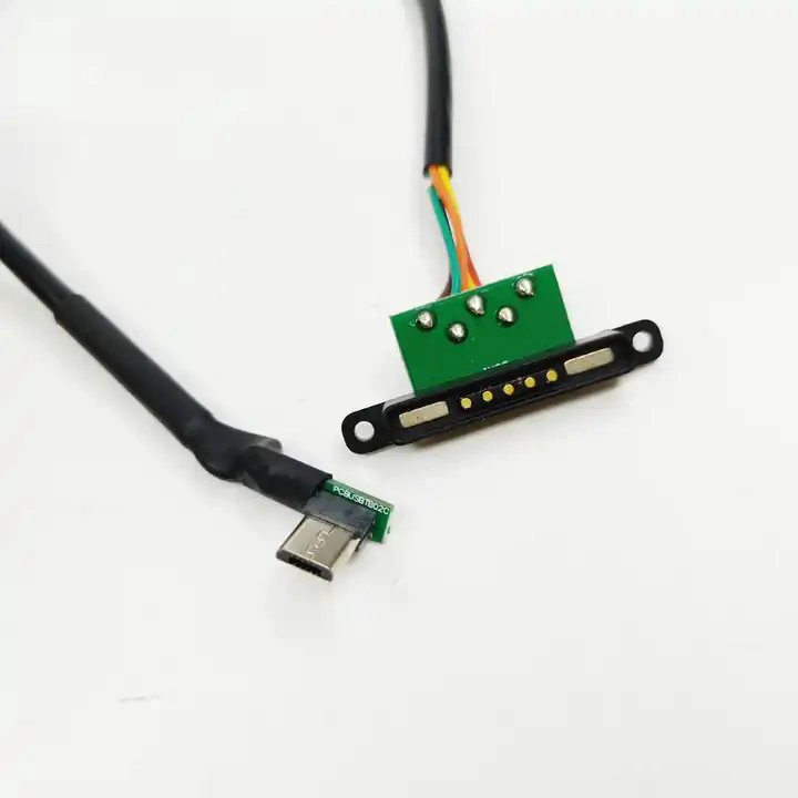 Cina Cavo connettore caricabatterie magnetico Pogo Pin a 5 pin con cavo di alimentazione con fusibile 3A produttore