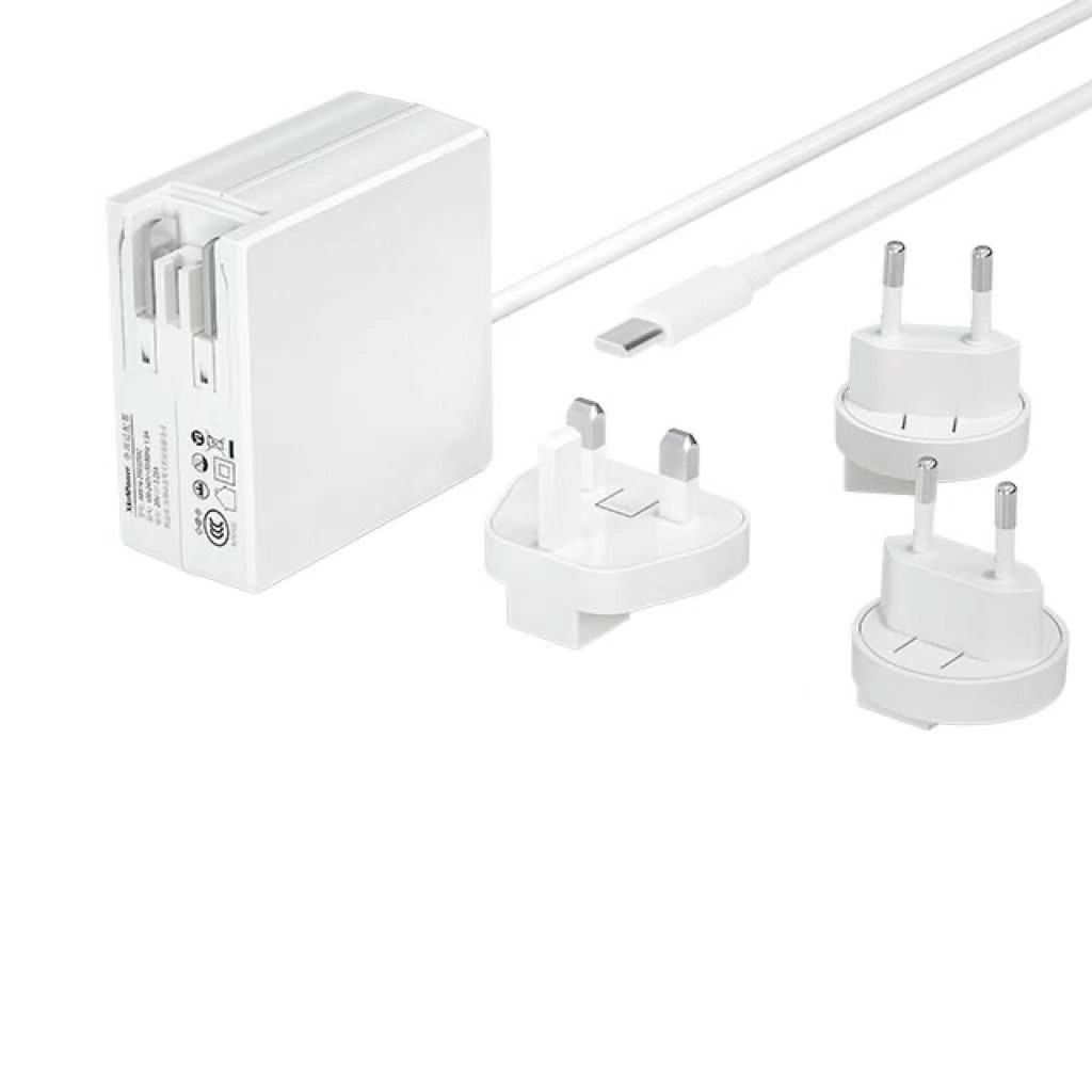 Chine 45W USB-C PD Charger mural rapide avec des adaptateurs de bouchons de voyage UE / UK / UK / UK - Conception compacte et universelle pour les voyages d'affaires fabricant