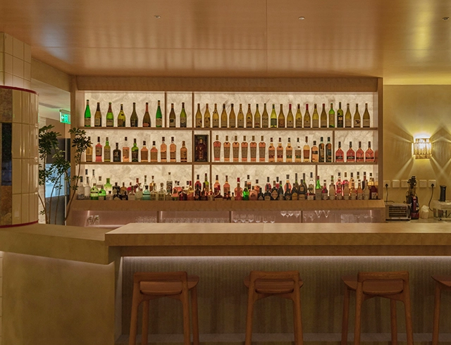 Backlit Translucent White Crystal Quartz Wine Cabinet Background Wall