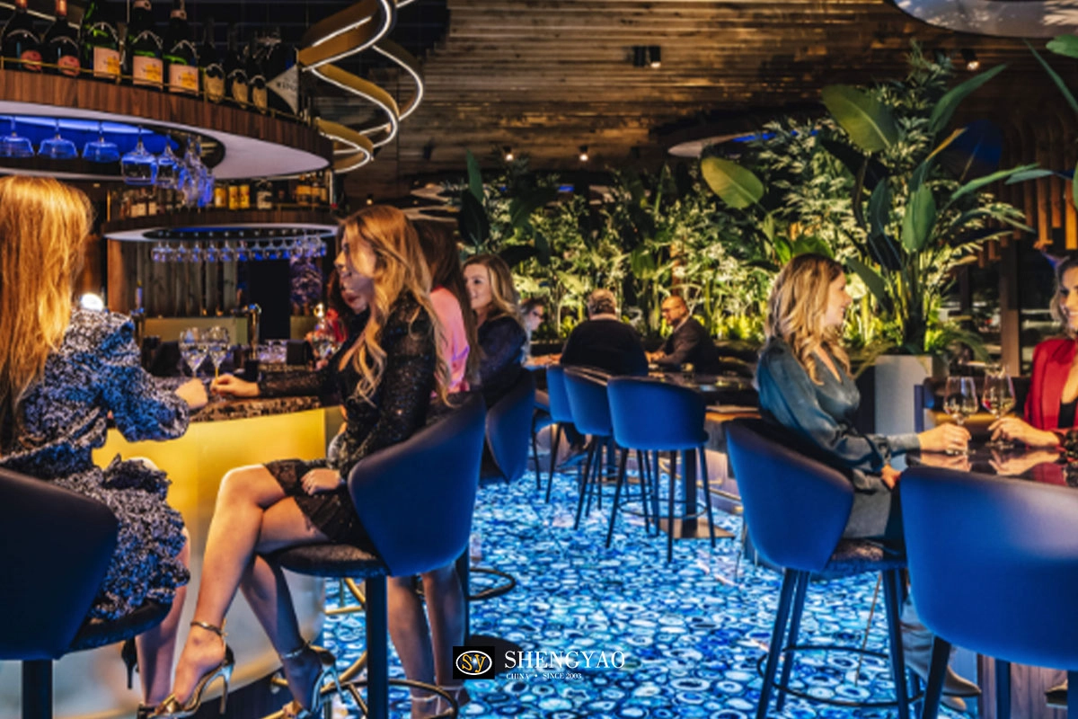 Carrelage de sol en pierre d'agate bleue rétroéclairé pour restaurant