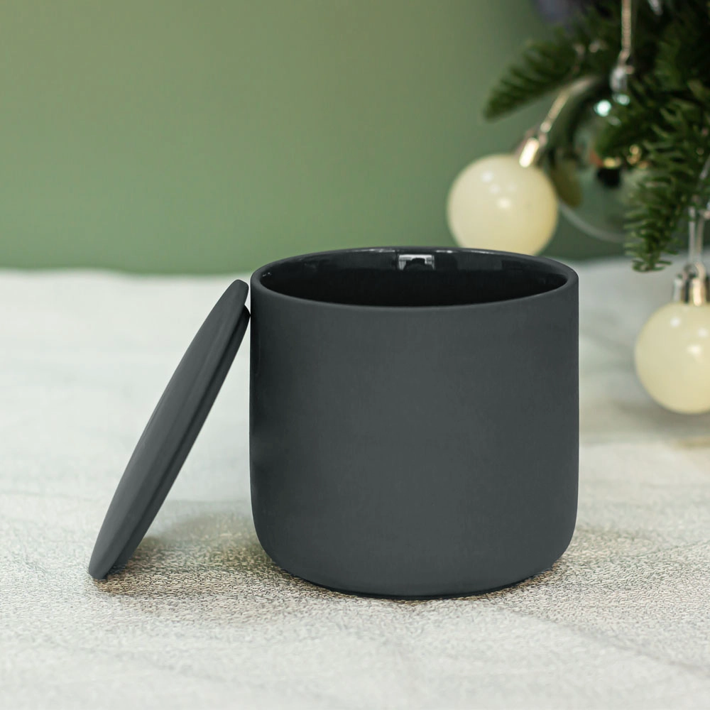 Classic Matte Black Ceramic Clay Candle Vessel With Lid