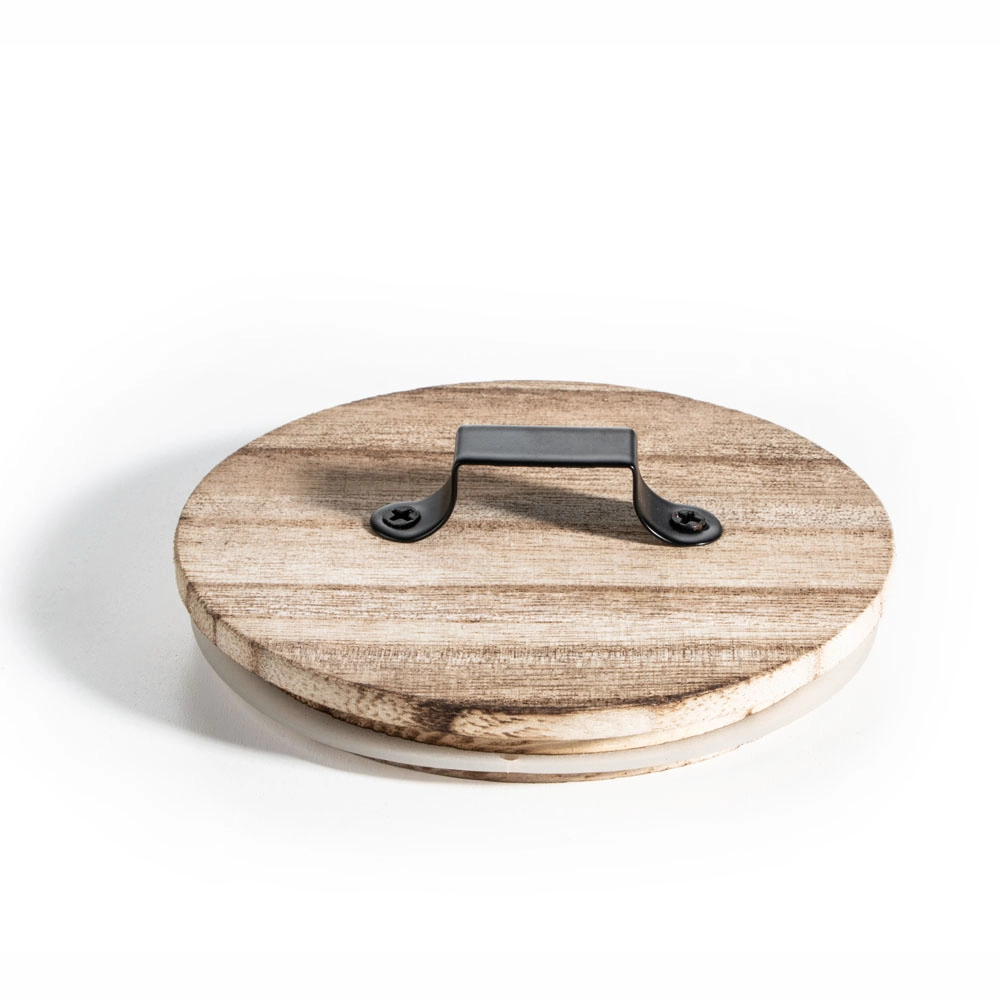 Holzdeckel mit verschiedenen Arten von Knöpfen
