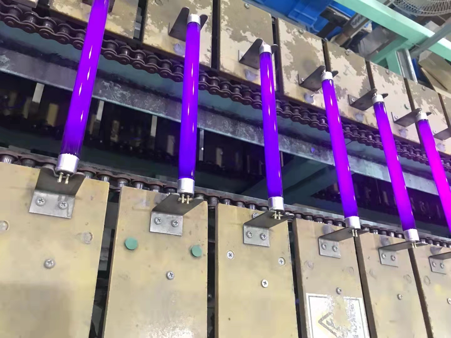 365nm T5 T8 فوق البنفسجية أسود ضوء أزرق مصباح الأشعة فوق البنفسجية لمبة