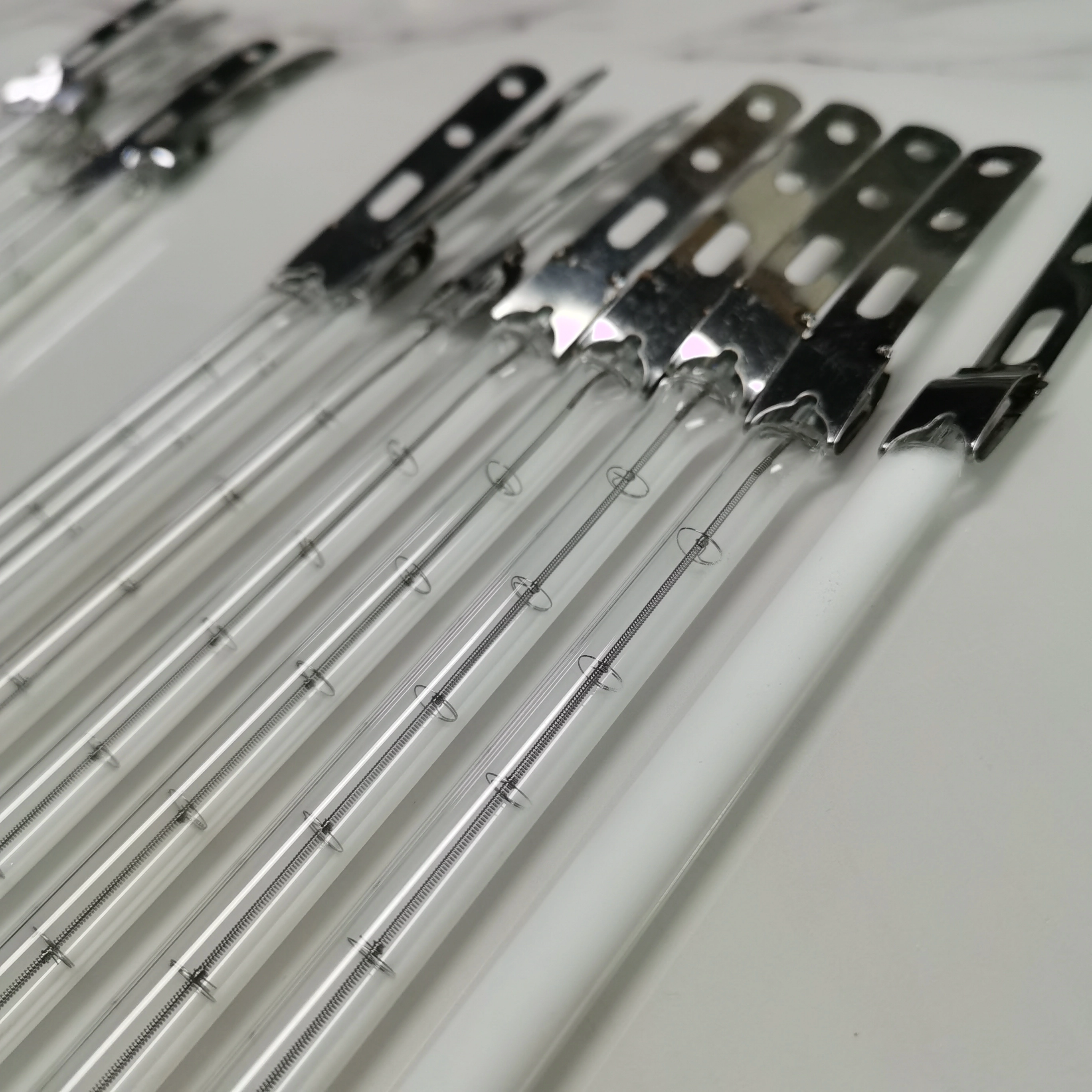 1500 W 2000 W X-Clip Halogen Quarz Heizrohr für Flaschenblasmaschine Kurzwellen-Infrarotlampen Heizrohr