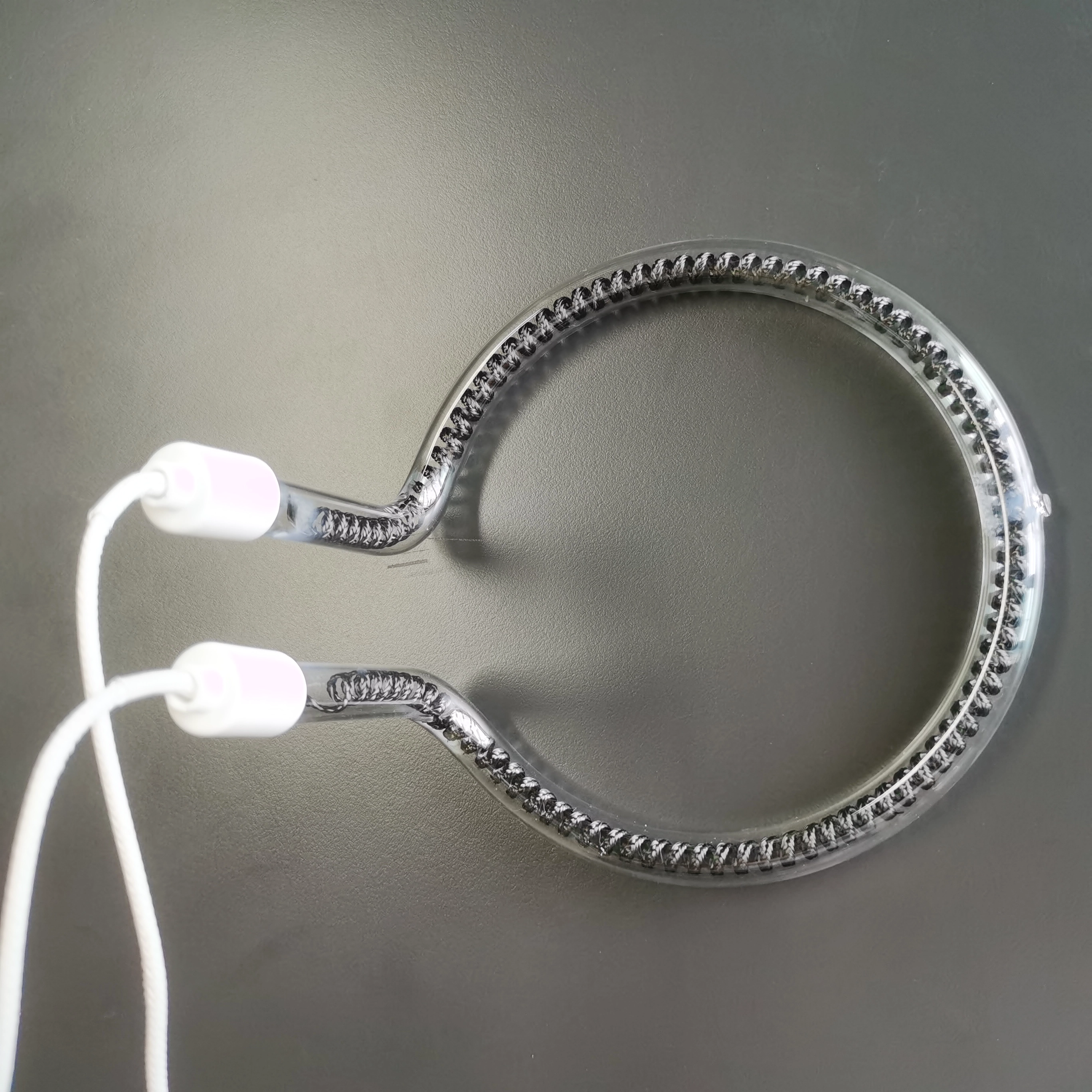 200 mm 400 V 1500 W 15 mm Rohrdurchmesser Kohlefaser Ω-förmiges Quarz-Heizrohr Kreisglas Quarzrohr-Heizelement