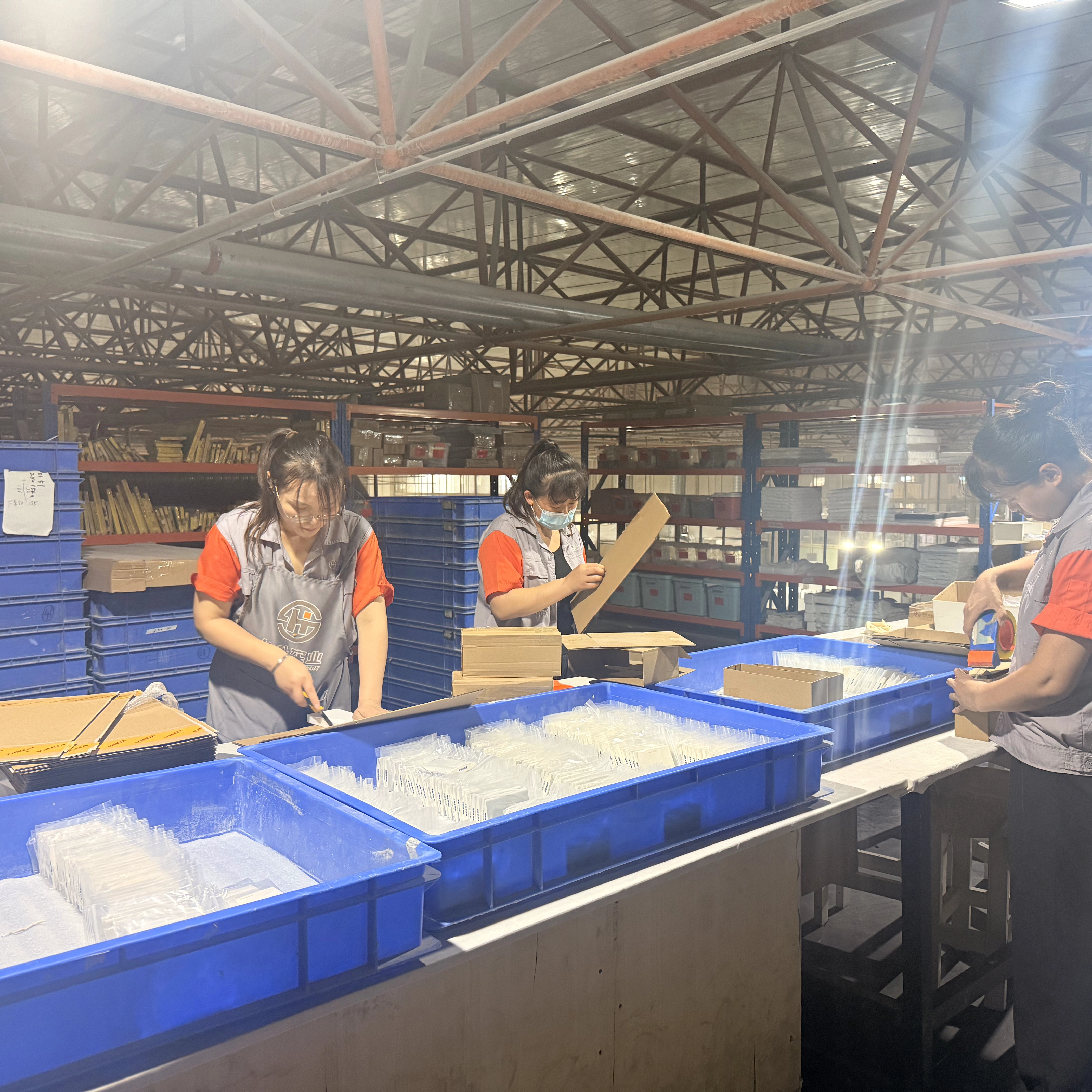 Artesanato em cada amostra – Huasheng Industry Workshop vai a todo vapor para envio ao cliente