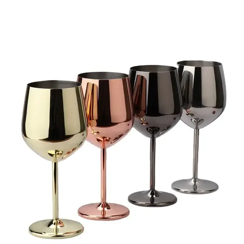 Le verre à vin classique en acier inoxydable rend le goût du vin rouge plus